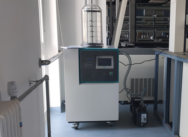 农科院作物科学研究所采购MK体育直播app官方版
FD-1A-80+冻干机02